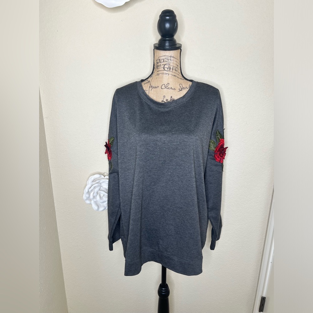 NTM: Very J Thicker Charcoal Long Sleeve Top with 3D Rose Embroidery Sz XL